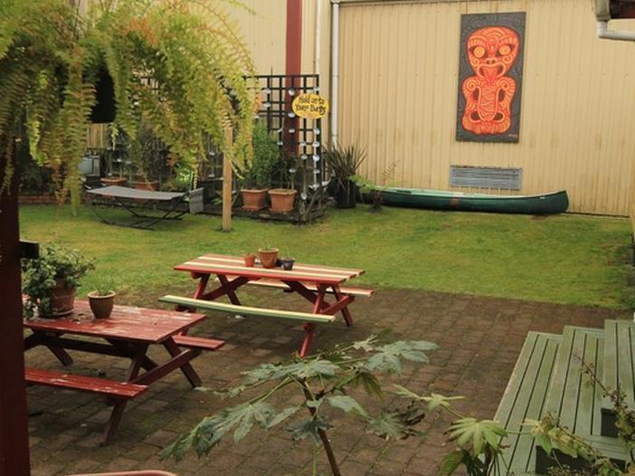 Bazil'S Backpackers Bbh Hostel & Surf School ويستبورت المظهر الخارجي الصورة