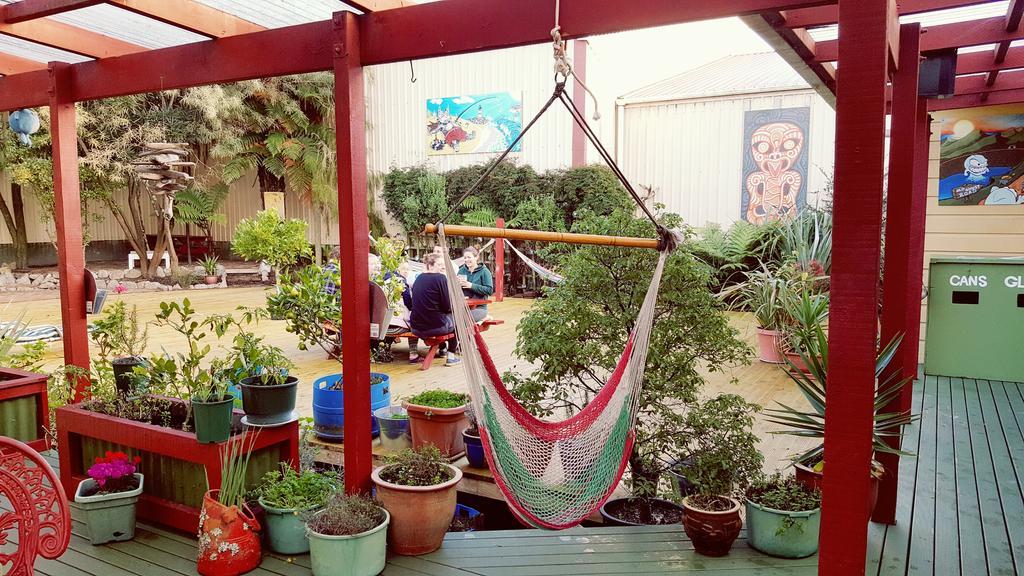 Bazil'S Backpackers Bbh Hostel & Surf School ويستبورت المظهر الخارجي الصورة