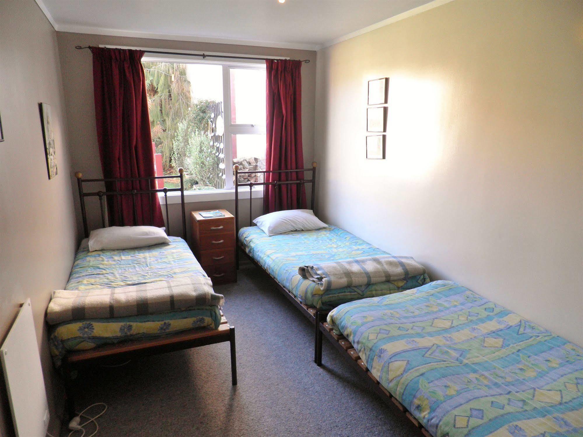 Bazil'S Backpackers Bbh Hostel & Surf School ويستبورت المظهر الخارجي الصورة
