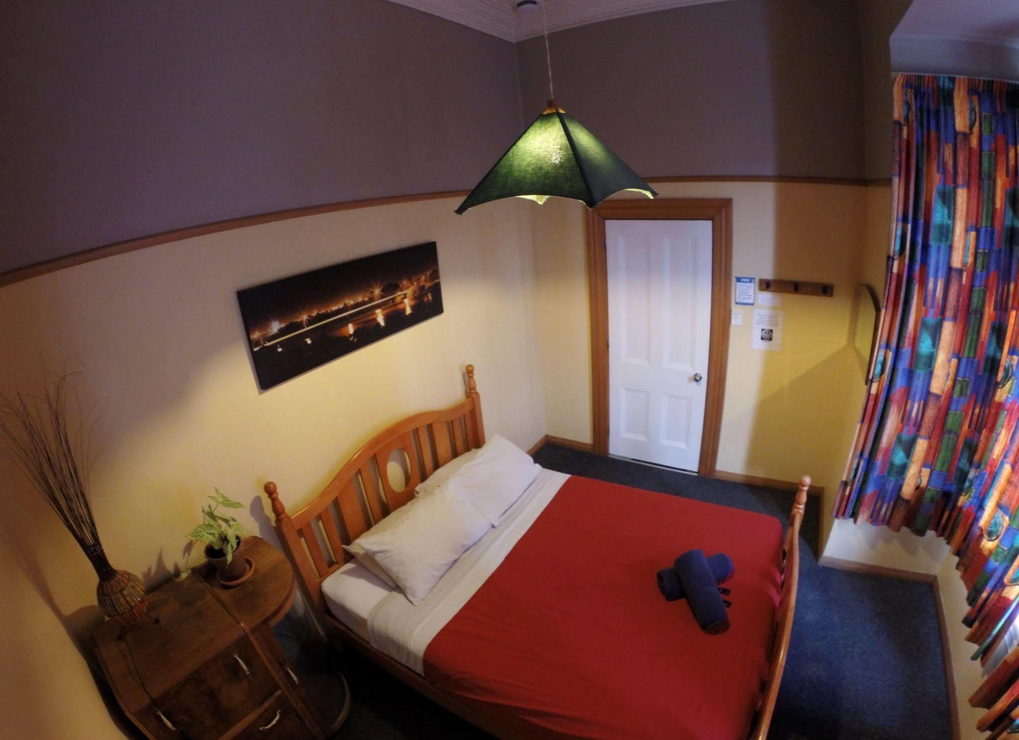 Bazil'S Backpackers Bbh Hostel & Surf School ويستبورت المظهر الخارجي الصورة
