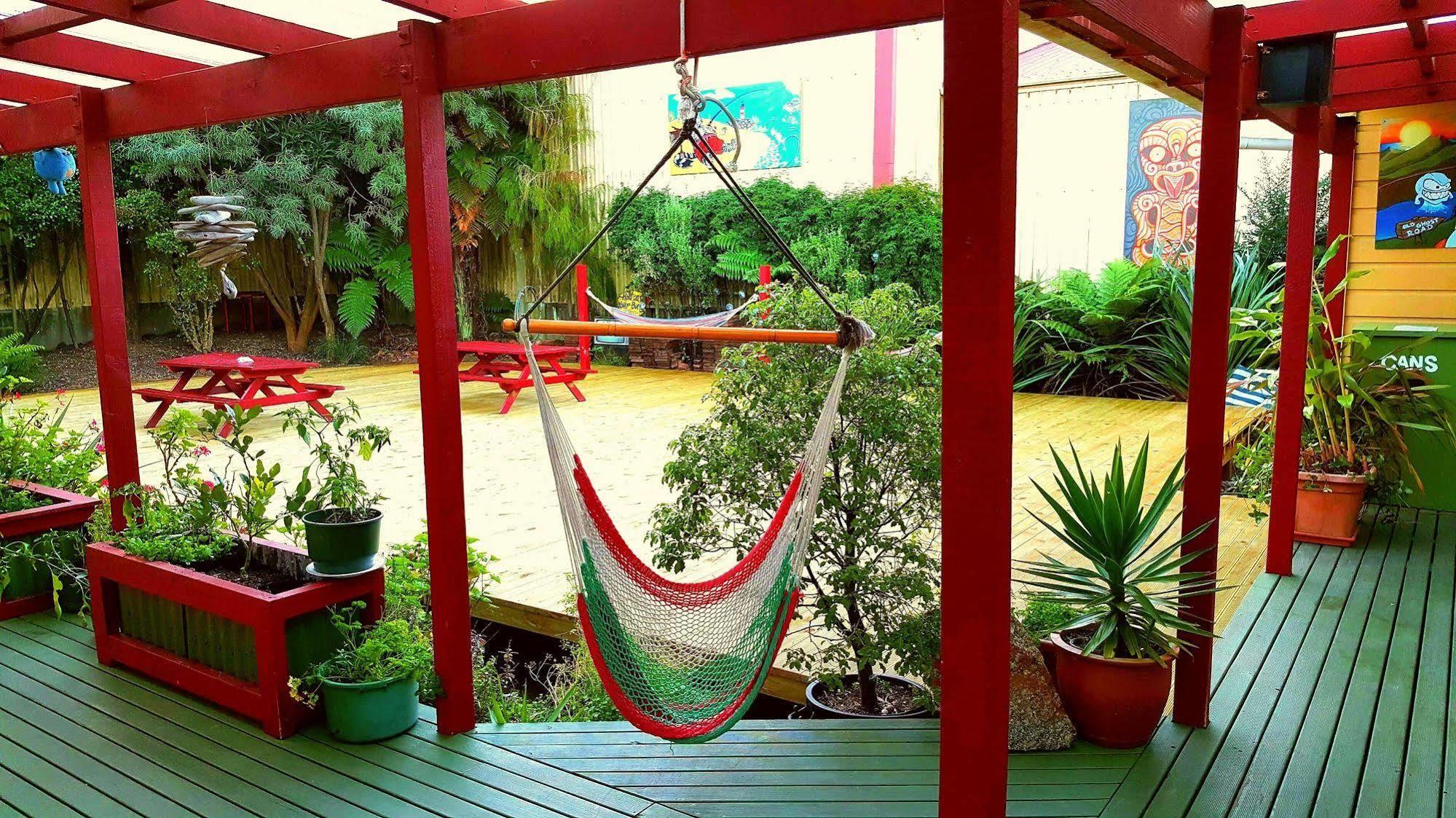Bazil'S Backpackers Bbh Hostel & Surf School ويستبورت المظهر الخارجي الصورة